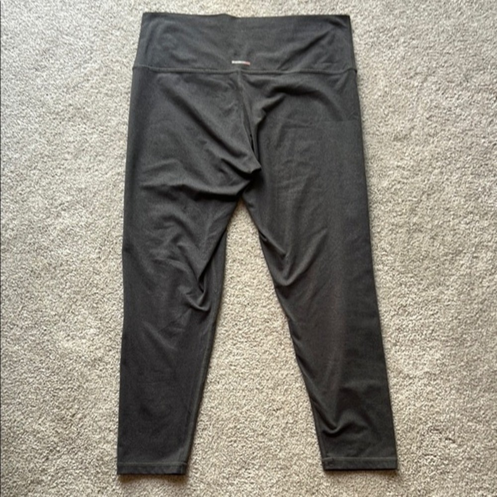 Aerie Gray High-Rise Capri Leggings - Picture 4 of 5